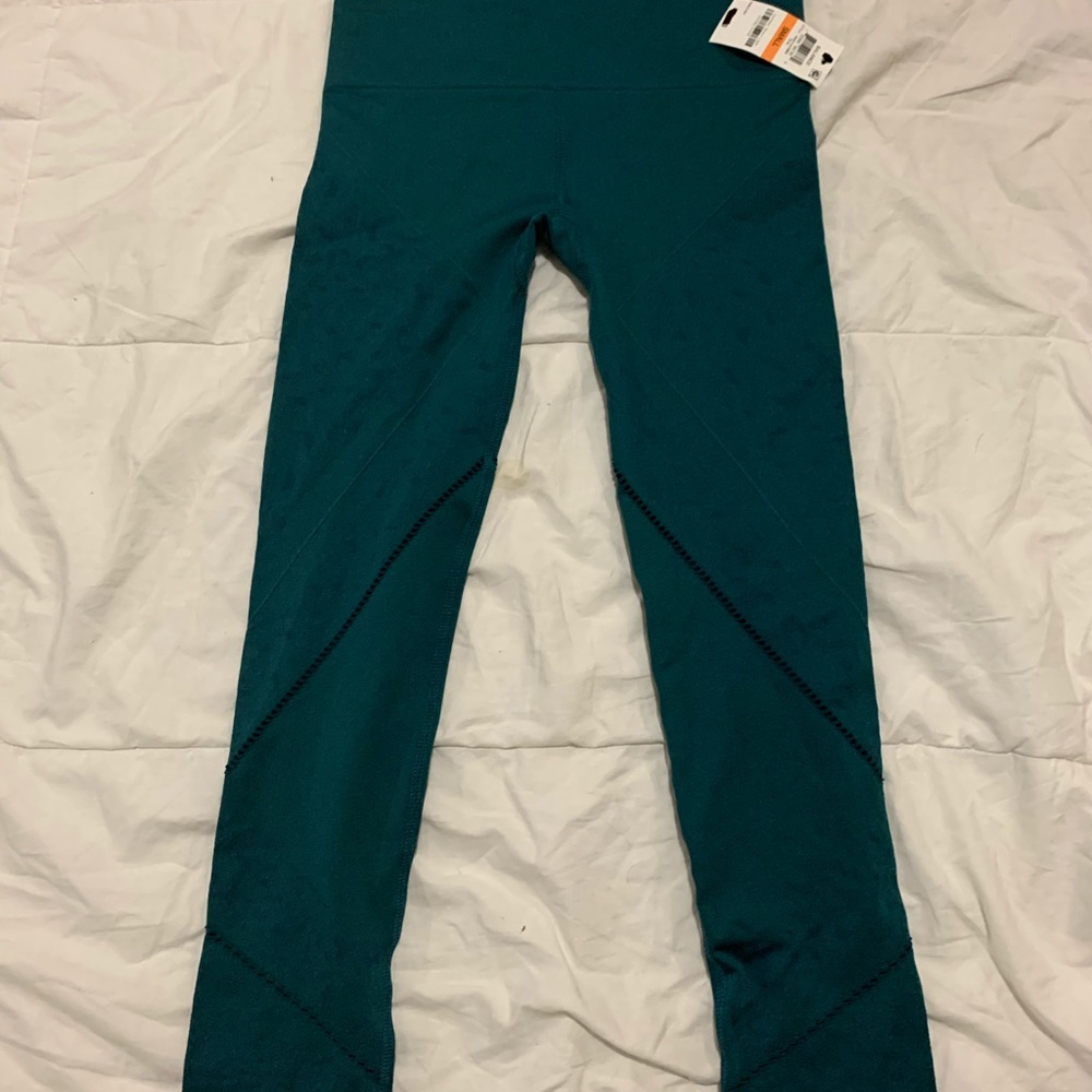 Brand new ideology capris new with tag